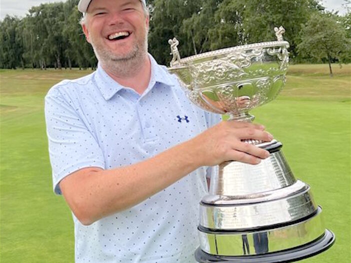Richard Wheatley (Bradford GC) with the Yorkshire County Championship trophy