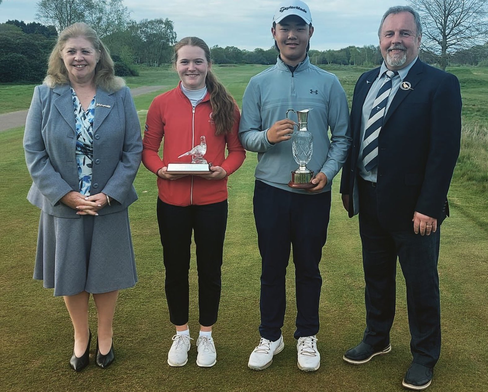 2023 Fairhaven Trophy champions Kris Kim and Isla McDonald-O’Brien with the captains of Fairhaven Golf Club